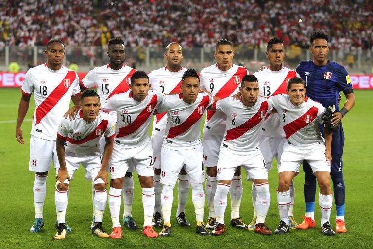 Paolo Guerrero comandará a Perú en el repechaje mundialista