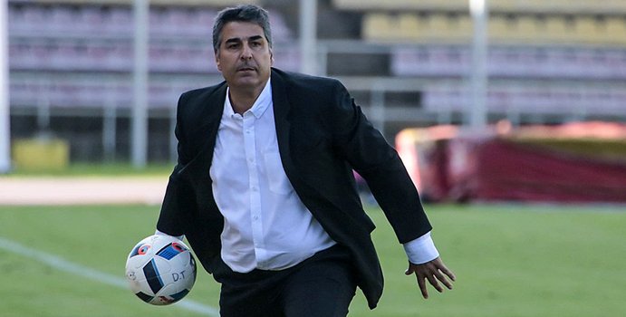 "Sachi" Escobar dirigirá en el fútbol ecuatoriano