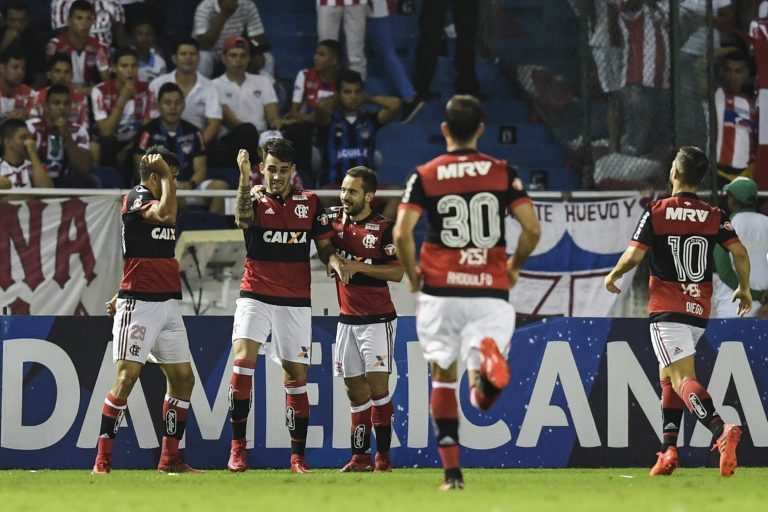 Flamengo de Rueda eliminó a Junior de la Suramericana