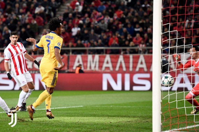 Cuadrado anotó y James asistió en última fecha de grupos de la Champions