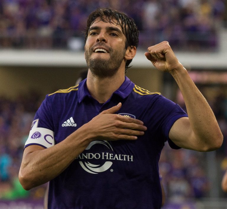 Kaká anuncia su retiro del fútbol activo