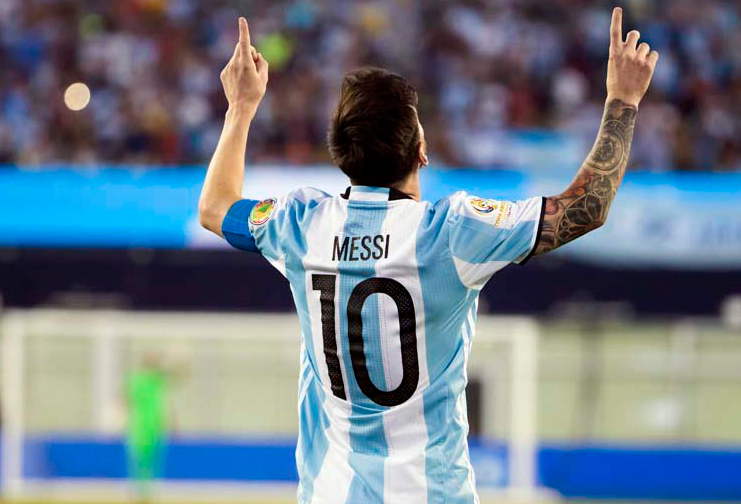 Maradona y Messi, los mejores del mundo: Four Four Two