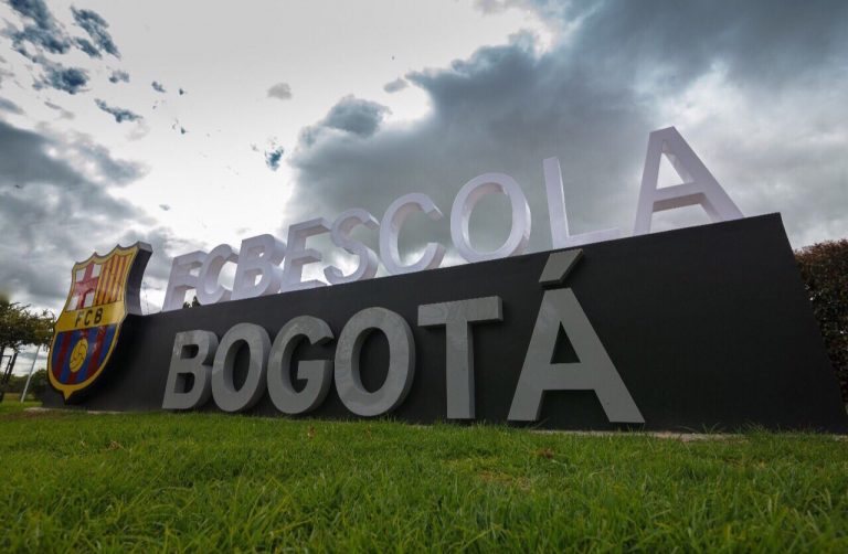 Barcelona abre nuevas escuelas de fútbol en Colombia