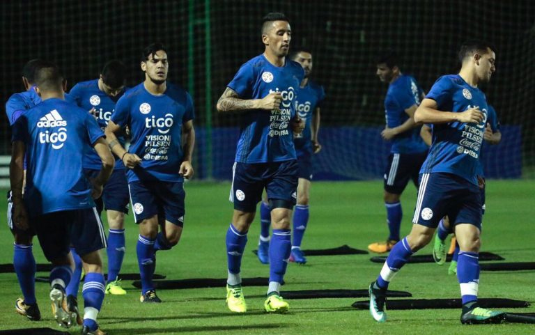 Lucas Barrios firmó con Argentinos Juniors