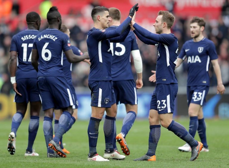 Tottenham, con Davinson Sánchez, clasificó a semifinales de la FA Cup