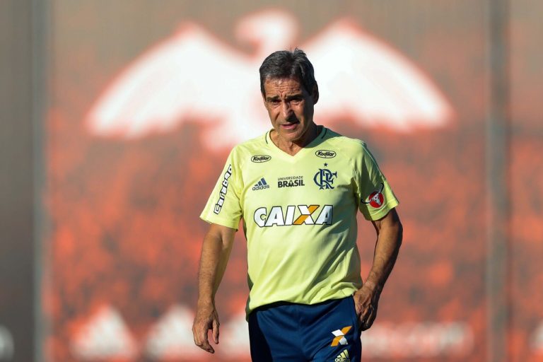 Flamengo despide al técnico Carpegiani