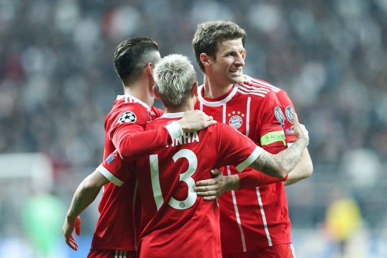Con James de vuelta Bayern clasifica a cuartos de Champions