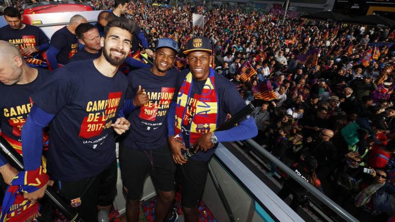 Mina y el Barcelona celebraron el título de La Liga