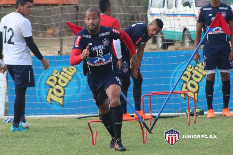 Peruanos mundialistas En Junior y en Colombia