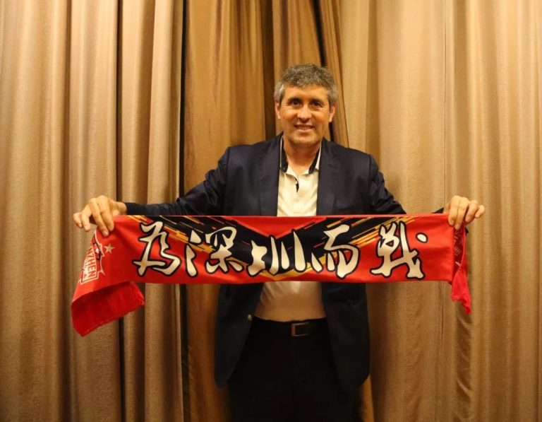 Un español nuevo entrenador del colombiano Harold Preciado en China