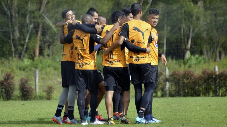Castro y Cano lideran ataque del Medellín ante Tolima por semifinal de Liga