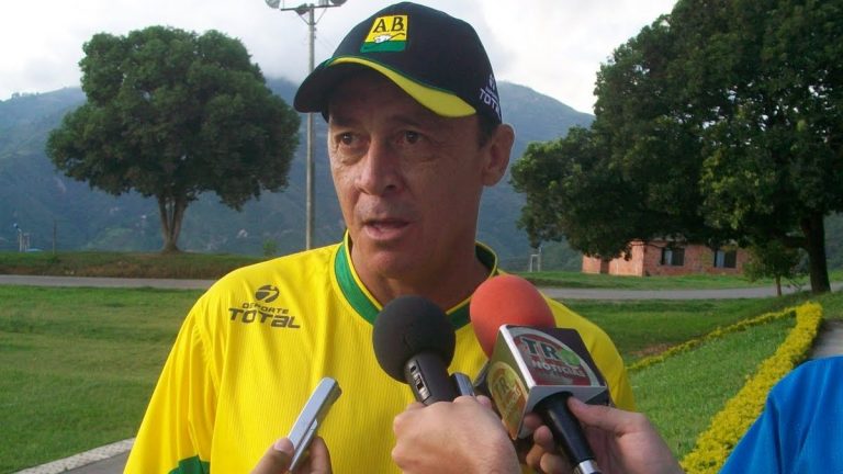 Carlos Mario Hoyos llega al Bucaramanga
