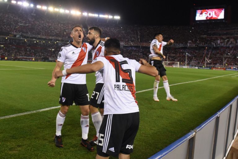 Quintero y Borré brillaron en clasificación de River a cuartos de Libertadores