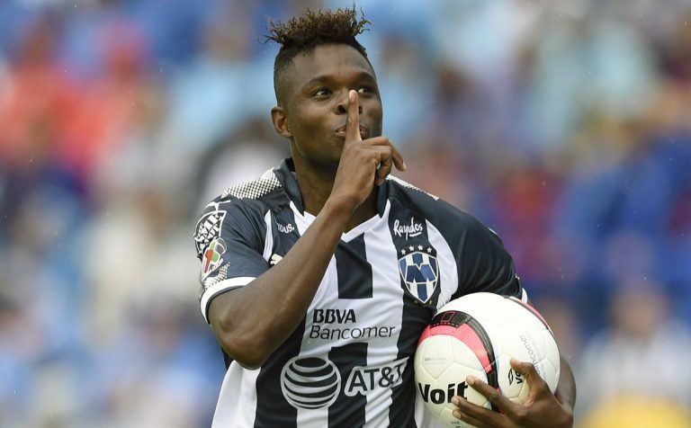 Avilés se perderá varios juegos en México por lesión muscular