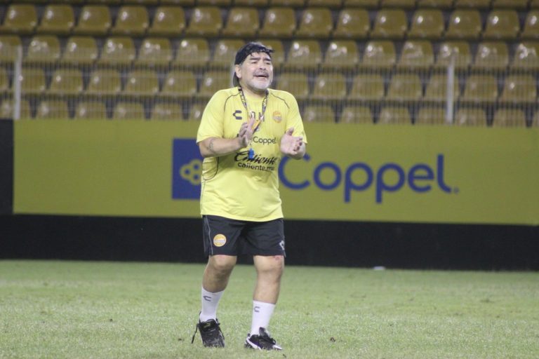 Maradona critica a la AFA y dice que quiere dirigir a Boca