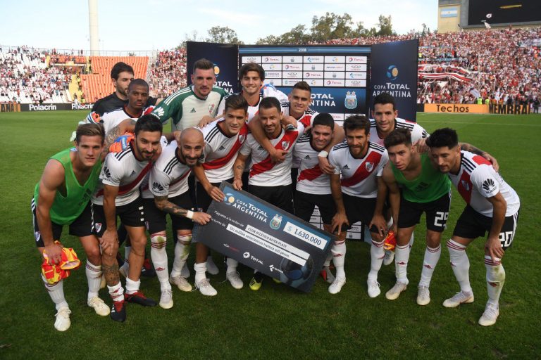 Colombianos clasifican a River Plate a semis de Copa Argentina