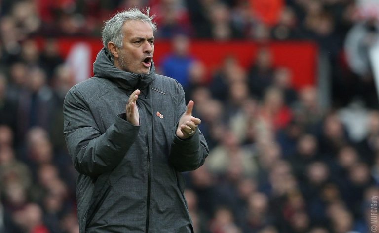 Manchester pagó millonaria indemnización a Mourinho