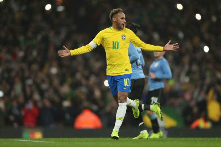 Neymar le dio el triunfo a Brasil sobre Uruguay