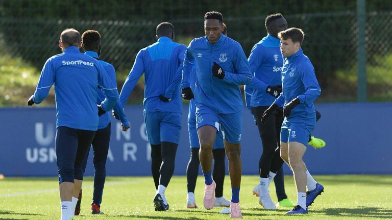 Everton no podrá contratar jugadores juveniles hasta 2020