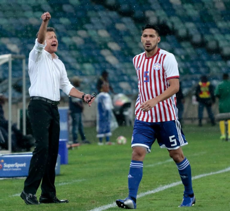 Paraguay empató en el debut de Osorio