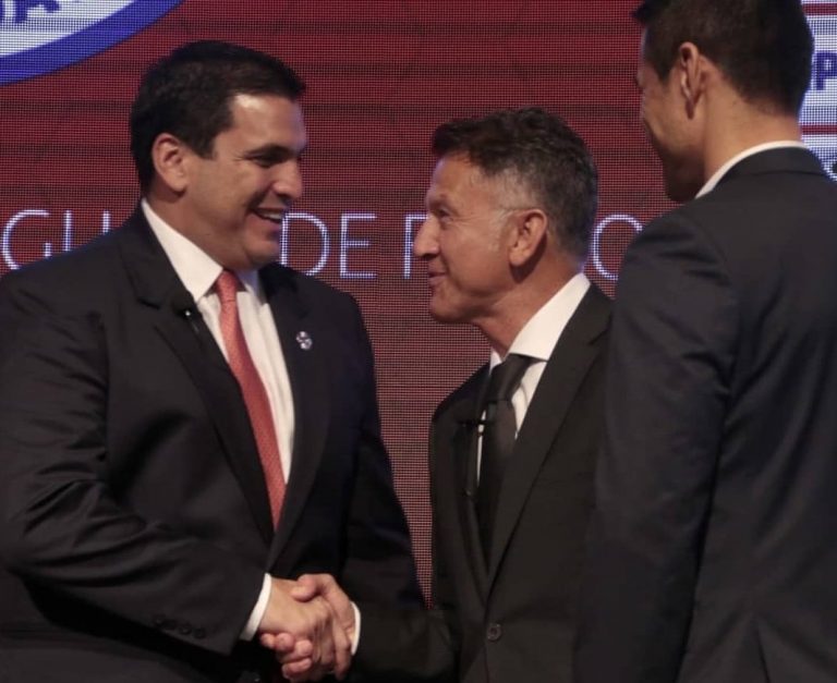 Osorio viajó al sorteo de la Copa América