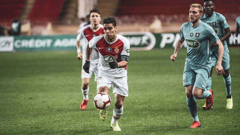 Falcao: gol, derrota y eliminación