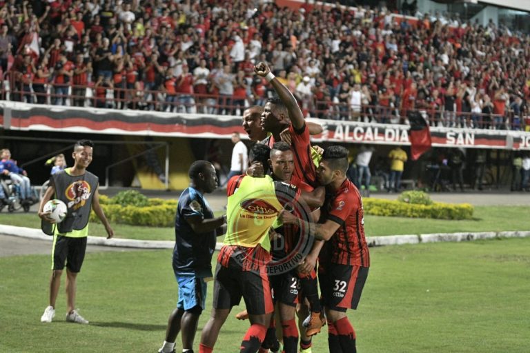 Cúcuta goleó en su regreso a la A