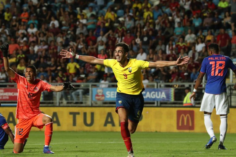 Colombia perdió con Ecuador y está obligado a ganar