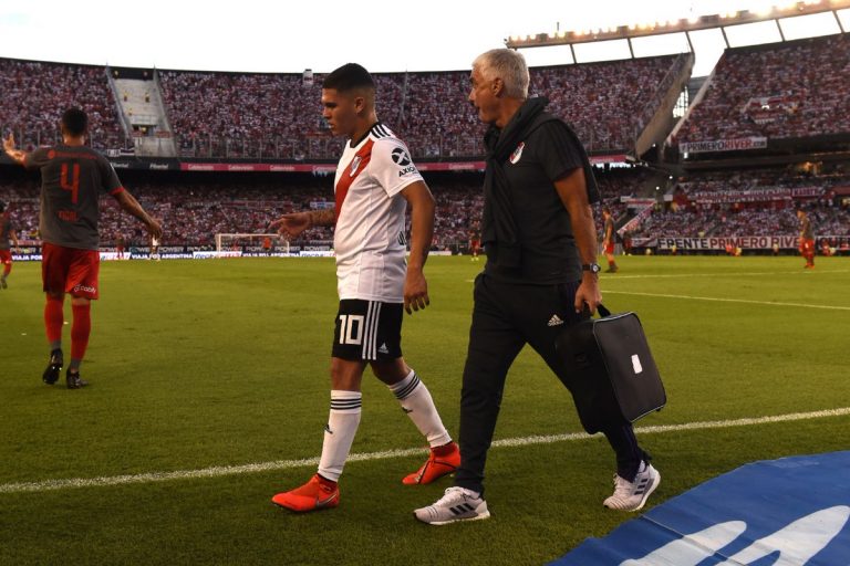 Quintero agradeció mensajes de apoyo tras grave lesión de rodilla