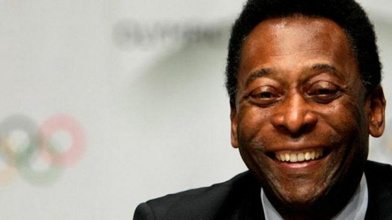 Pelé volvió a ser hospitalizado