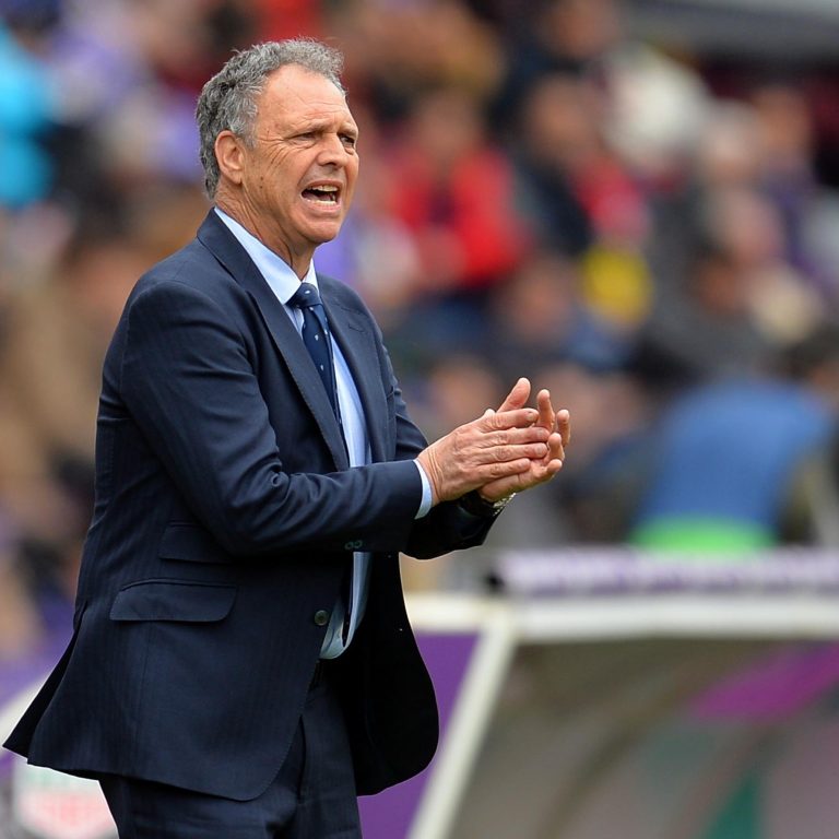 Caparrós tiene leucemia, pero seguirá dirigiendo