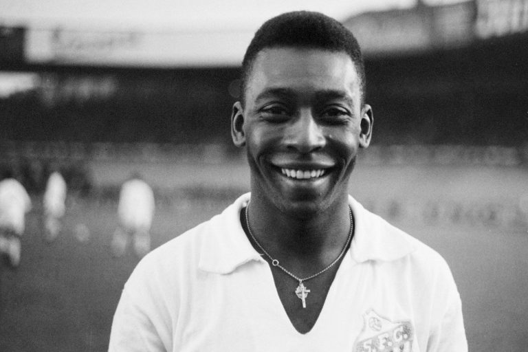 Pelé fue homenajeado por la Conmebol