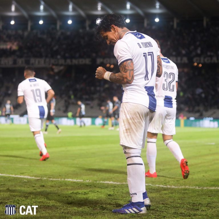 Doblete de Dayro en Argentina