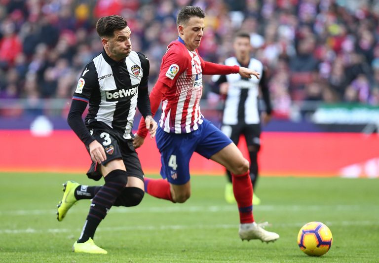 Arias apunta a titular del Atlético en Mestalla