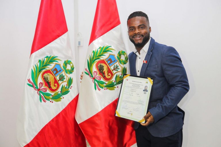 Johnnier Montaño se nacionalizó peruano