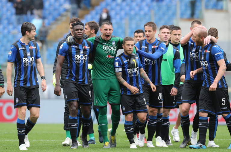 Zapata marcó y acercó al Atalanta a Champions