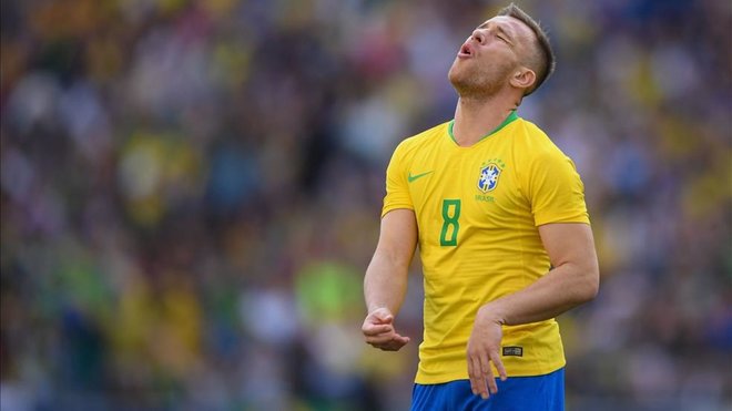 Artur no jugará en el debut de Brasil