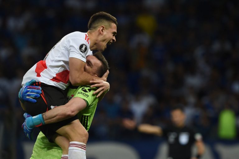 Santos Borré y Armani clasificaron a River Plate a cuartos de Libertadores