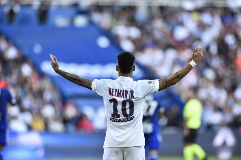 Neymar respondió con gol a las críticas de los hinchas