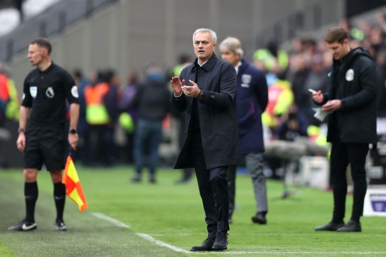 Mourinho se estrenó en victoria del Tottenham