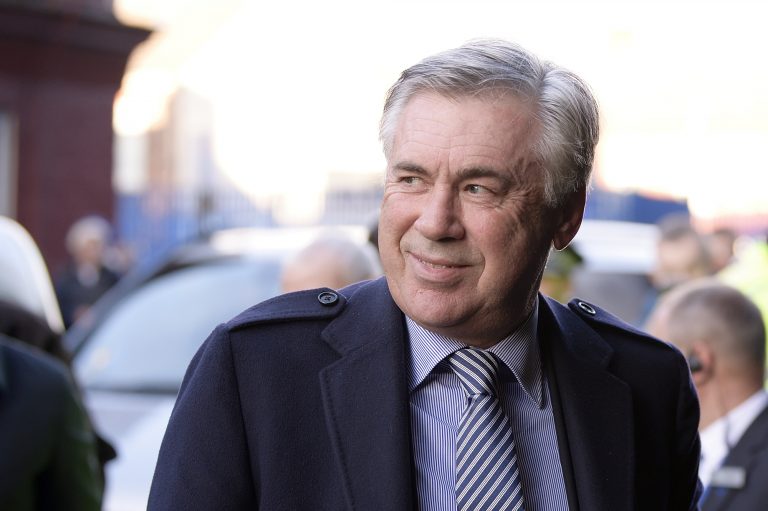 Ancelotti dirigirá a Mina en Inglaterra