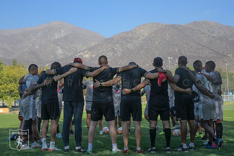 América a recuperar terreno en Santiago