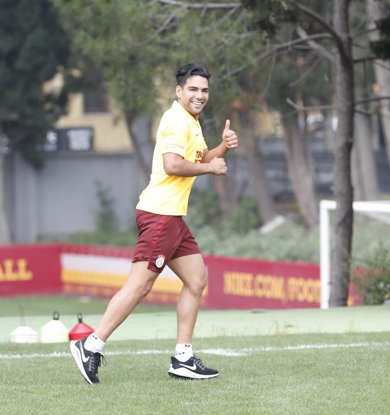 Falcao ya entrena con Galatasaray