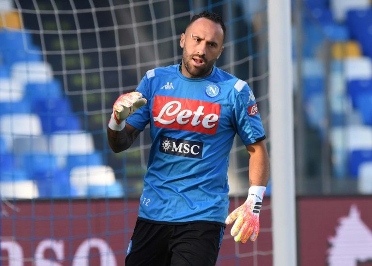 Ospina brilló en victoria del Napoli