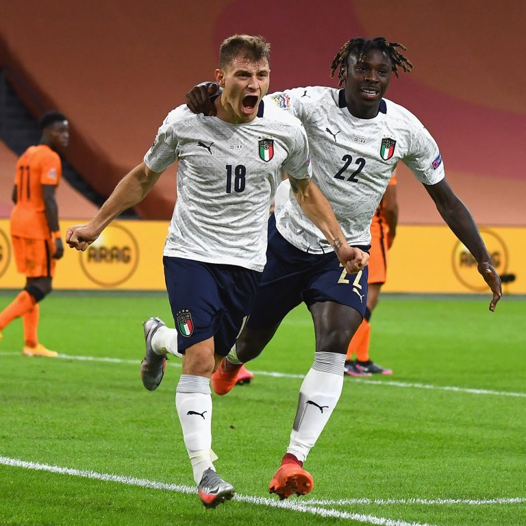 Italia ganó y lidera  su grupo