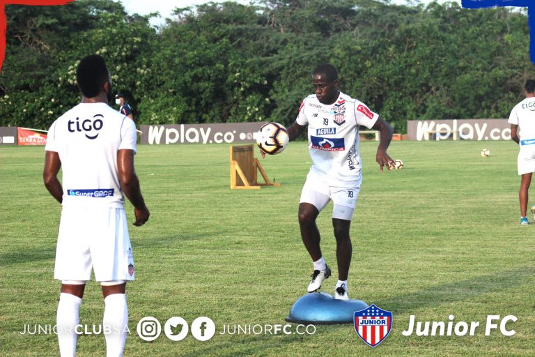 Junior a recomponer el camino en Guayaquil