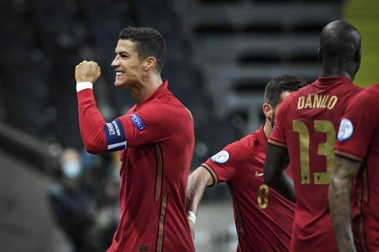 Cristiano superó los 100 goles con Portugal