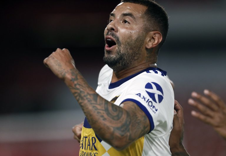 Cardona lideró remontada de Boca Juniors