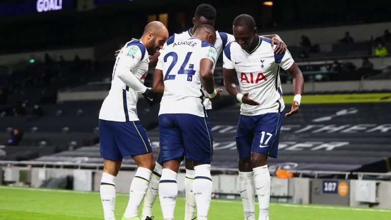 Tottenham finalista