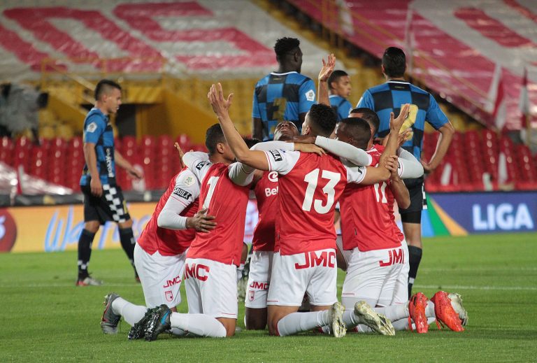 Santa Fe, victoria e invicto en casa